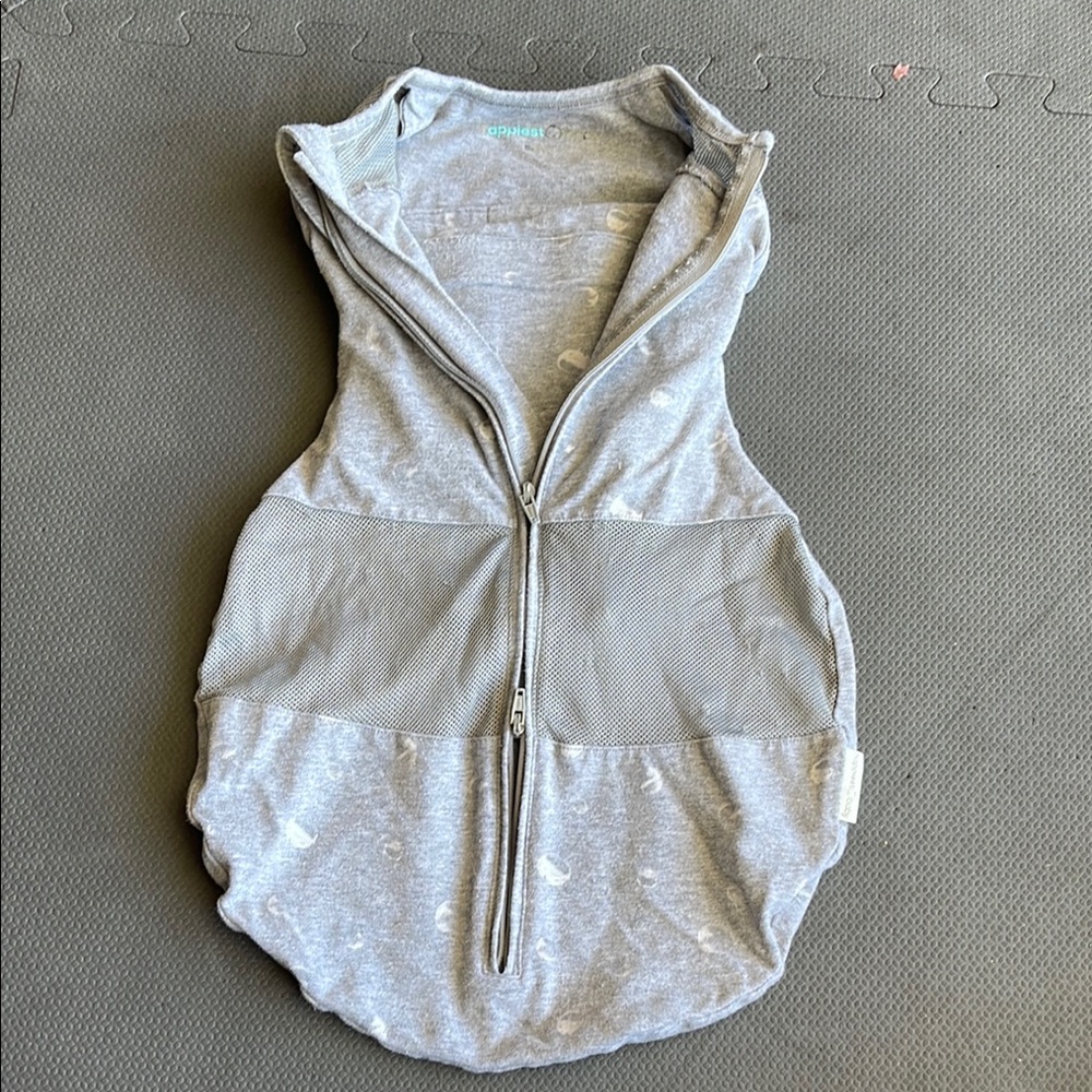 Happiest Baby Gray Baby Swaddle with Zipper